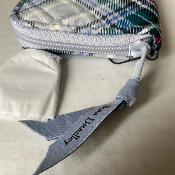 Vera Bradley RFID Petite Zip-Around Wallet Snowy Plaid New - Picture 5 of 13